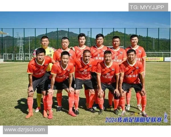 如何有效地管理足球明星并获得他们的签名技巧与经验分享 如何有效地管理足球明星并获得他们的签名技巧与经验分享